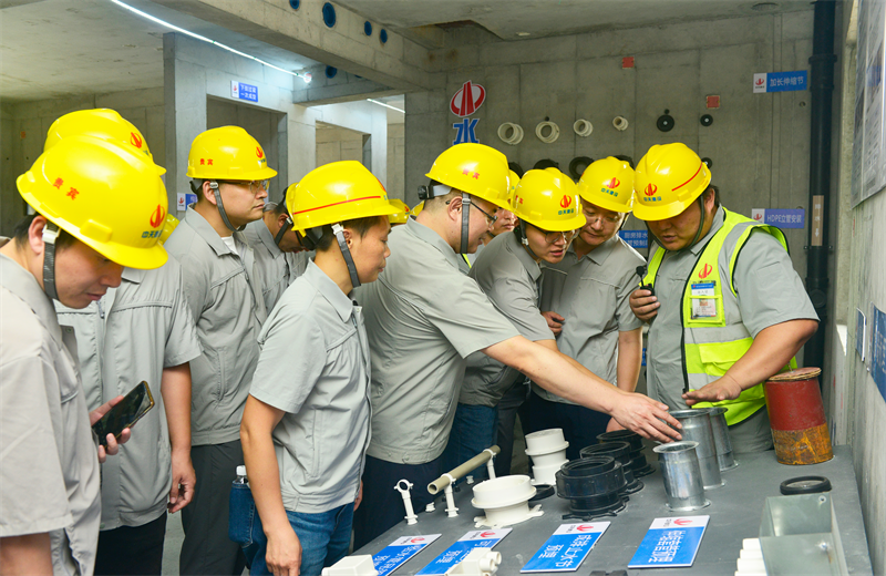 为进一步推进优质客户高效履约，提升交付品质、达成客户满意，2025年6月25日，7790必发集团建设集团在上海组织召开2025年越秀地产、华润置业客户履约推进会。